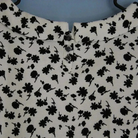 Talbot's Medium Women's Sleeveless Top with Button Up Back Neckline NWOT - Picture 2 of 13